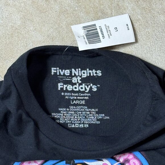 Five Nights At Freddy's Pizzaplex Neon Sign Group T-Shirt LARGE New - Picture 6 of 6